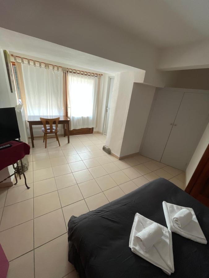 Hotel Le Campcardos Porta Esterno foto