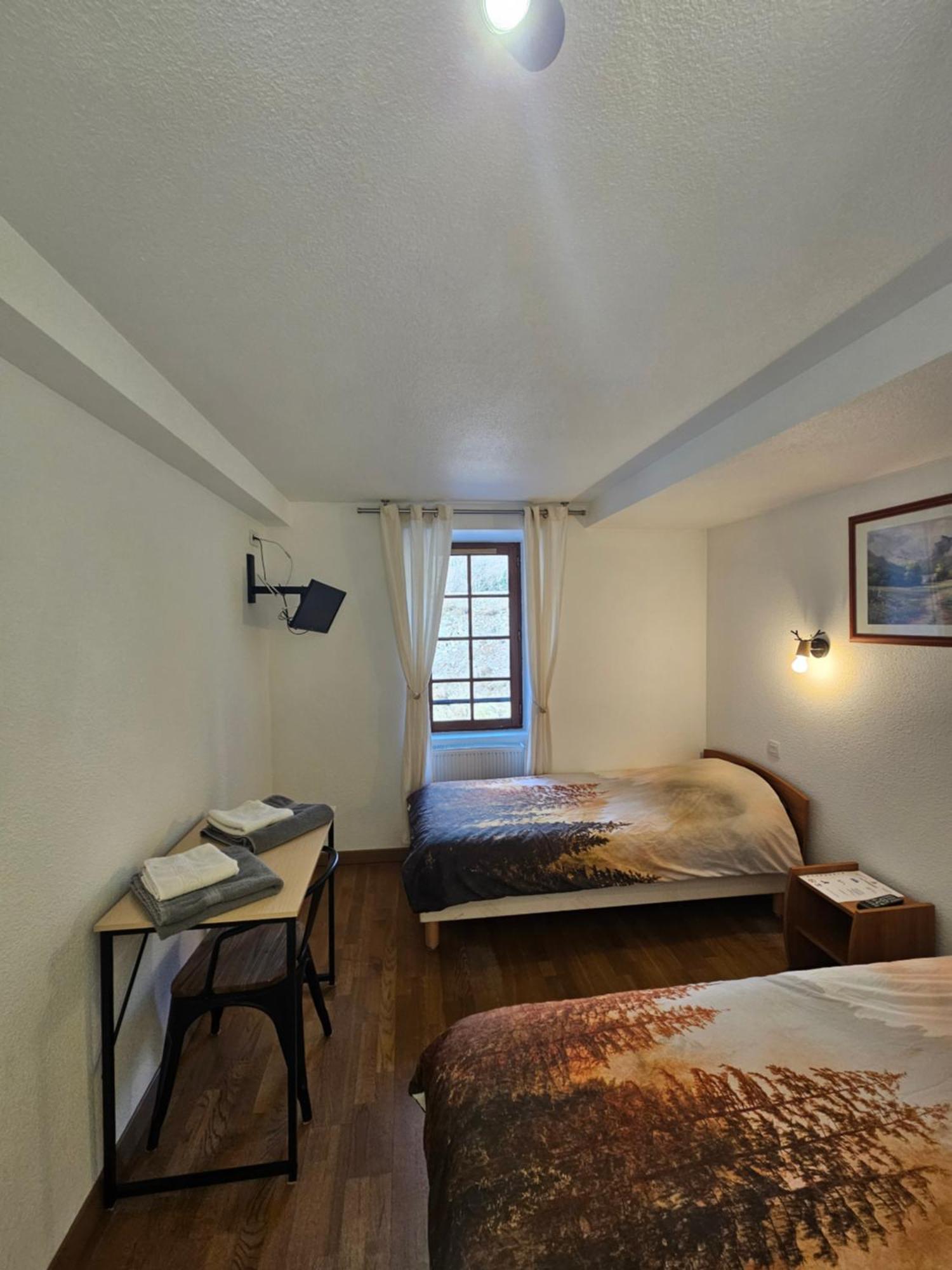 Hotel Le Campcardos Porta Esterno foto