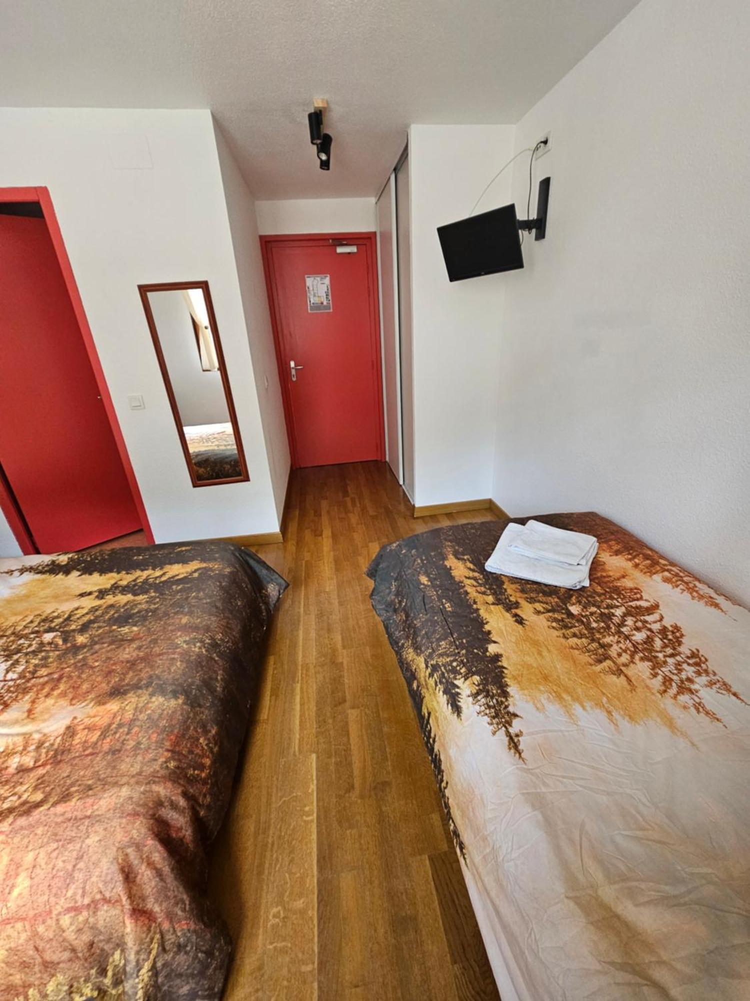 Hotel Le Campcardos Porta Esterno foto